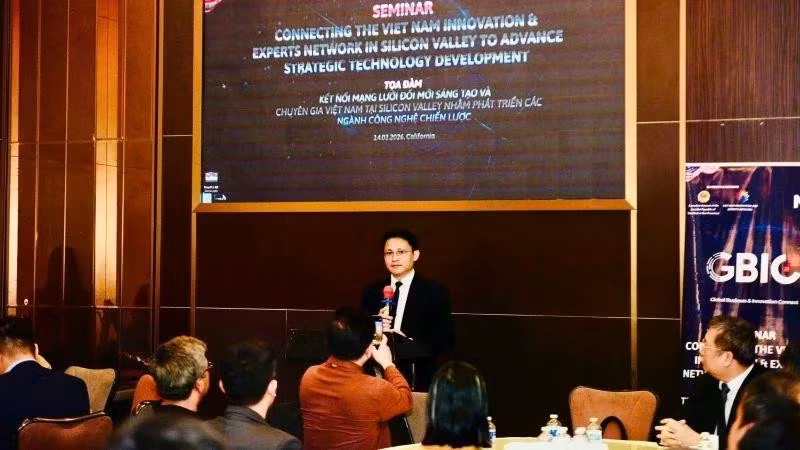 Vo Xuan Hoai, Deputy Director of the NIC, speaks at the event.