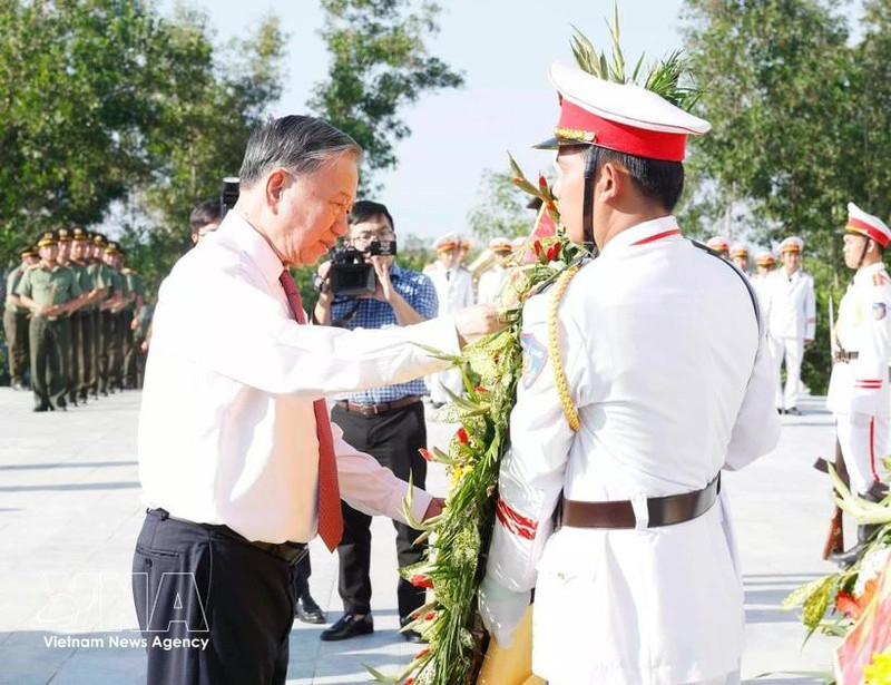 Party General Secretary To Lam visits Bau Rong historical and cultural relic site (Photo: VNA)