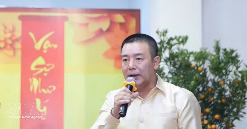 Defence Attaché of Viet Nam to Laos Colonel Phan Huu Thang speaks at the event. (Photo: VNA)