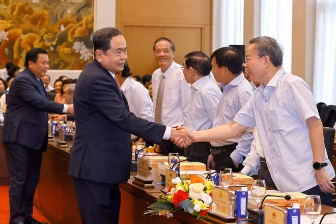 National Assembly Chairman Tran Thanh Man welcomes delegates to the conference. (Photo: VNA)