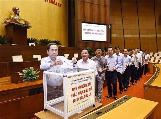 Donations are made at the event (Photo: VNA)