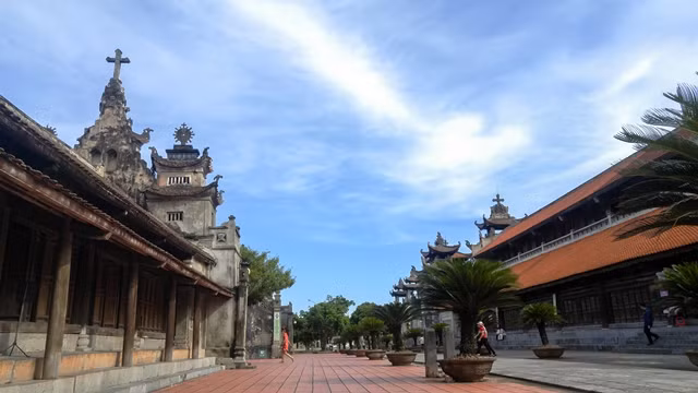 Bewildered Phat Diem Cathedral’s architecture ảnh 7