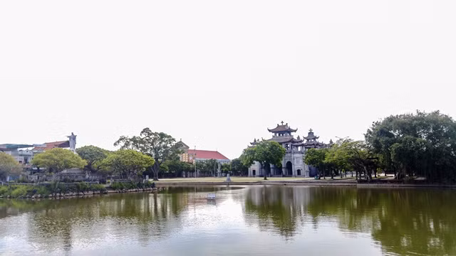 Bewildered Phat Diem Cathedral’s architecture ảnh 9