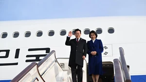 President of the Republic of Korea Lee Jae Myung arrives in Beijing, capital of China, Jan. 4, 2026. At the invitation of Chinese President Xi Jinping, President of the Republic of Korea Lee Jae Myung arrived in Beijing on Sunday for a state visit to China from Jan. 4 to 7. It is Lee's first visit to China since he took office. (Photo: Xinhua) 