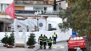 Security forces work at the scene of a fire at a bar in the Crans-Montana ski resort in Valais Canton of southwestern Switzerland, Jan. 1, 2026. Around 40 people are believed to have died in a bar fire breaking out in southwestern Switzerland, with the number of injured rising to 119, police said at a news conference on Friday afternoon. (Xinhua)