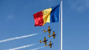 Members of Hawks of Romania aerobatic team perform on Extra-330 airplanes during the Bucharest International Air Show 2025 (BIAS), held at Baneasa airfield in Bucharest, Romania, Aug. 30, 2025. Over 100 civil and military aircraft, as well as over 200 pilots and paratroopers participate in the 15th edition of BIAS, Romania's largest air show. (Photo: Xinhua)