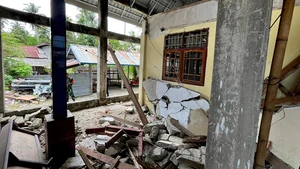 This photo taken with a mobile phone provided by Regional Disaster Management Agency (BPBD) Central Sulawesi shows a damaged building after an earthquake in Poso Regency, Central Sulawesi, Indonesia, on Aug. 17, 2025. A 6.0-magnitude earthquake struck Poso Regency in Central Sulawesi Province, Indonesia, early Sunday, injuring at least 29 people, the country's National Disaster Management Agency (BNPB) said in a statement. (BPBD Central Sulawesi/Handout via Xinhua)