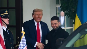 U.S. President Donald Trump (C) welcomes Ukrainian President Volodymyr Zelensky (R) at the White House in Washington, D.C., the United States, on Aug. 18, 2025. Ukrainian President Volodymyr Zelensky arrived at the White House and began a bilateral meeting with U.S. President Donald Trump on Monday. (Photo: Xinhua)