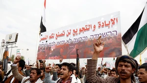 Protestors participate in a demonstration against starving the people in Gaza, in Sanaa, Yemen, on July 25, 2025. Tens of thousands of Yemenis gathered for a mass demonstration in the Yemeni capital Sanaa on Friday to protest against what they called a "man-made" mass starvation in the besieged Gaza Strip. (Photo: Xinhua)