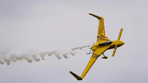 An aircraft performs during the 2025 Boundary Bay Airshow in Delta, British Columbia, Canada, July 19, 2025. The annual airshow opened here on Saturday, featuring aerobatic performances and static displays of both modern and vintage airplanes, attracting large crowds of aviation enthusiasts. (Photo: Xinhua)
