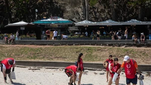 Volunteers pick up trash at Copacabana Beach, Rio de Janeiro, Brazil, Sept. 20, 2025. World Cleanup Day is an annual global event that is marked every third Saturday in September with the aim of combating the global solid waste problem. (Photo: Xinhua)