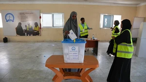 A Somali voter casts her vote at a polling station in Mogadishu, Somalia, Dec. 25, 2025. More than 500,000 voters in Somalia's capital, Mogadishu, cast ballots on Thursday in municipal elections widely seen as a key step toward the country's first direct national elections in more than five decades, scheduled for 2026. (Photo: Xinhua)