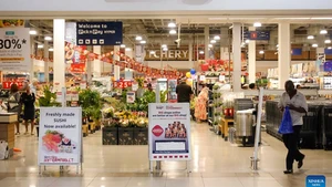 Customers select products at a supermarket in Johannesburg, South Africa, Feb. 18, 2026. South Africa's consumer price inflation eased to 3.5 percent in January, down from 3.6 percent in December 2025, according to data released by Statistics South Africa on Wednesday. (Photo: Xinhua)