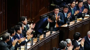 Takaichi Sanae (C) bows after winning Japan's prime ministerial designation vote in the House of Representatives in Tokyo, Japan, Feb. 18, 2026. Takaichi Sanae, president of Japan's ruling Liberal Democratic Party, was elected as the country's 105th prime minister on Wednesday by lawmakers in parliament. (Photo: Xinhua)