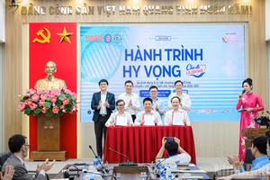 The signing ceremony for the 2026–2031 communications and advocacy cooperation programme on organ and tissue donation. (Photo: BAO LONG)