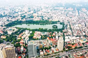 The implementation of the master plan with a century-long vision needs to resolve major shortcomings currently facing the capital. Photo: KHIEU MINH