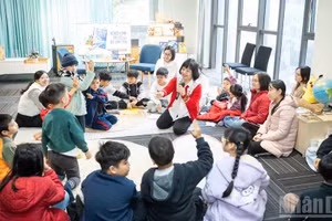 A reading session takes place at the Reading Corner of Kim Dong Publishing House.