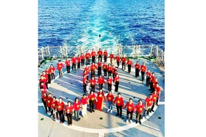 Le Thuong joins the Great Solidarity Voyage visiting soldiers and residents in Truong Sa in 2025.