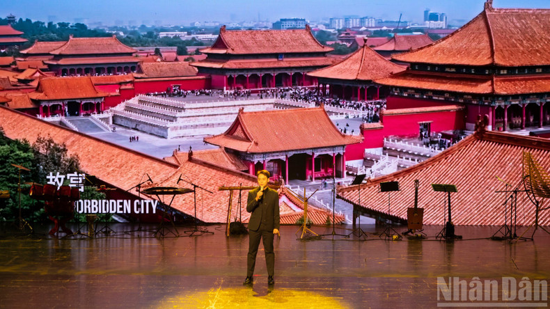 A vocal performance at the art programme “Colours of Culture”.