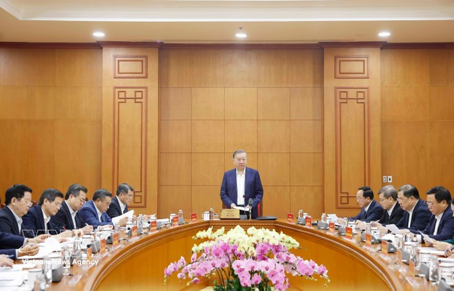 Party General Secretary To Lam chairs the working session with the Party Central Committee's Commission for Organisation in Ha Noi on March 5. (Photo: VNA)