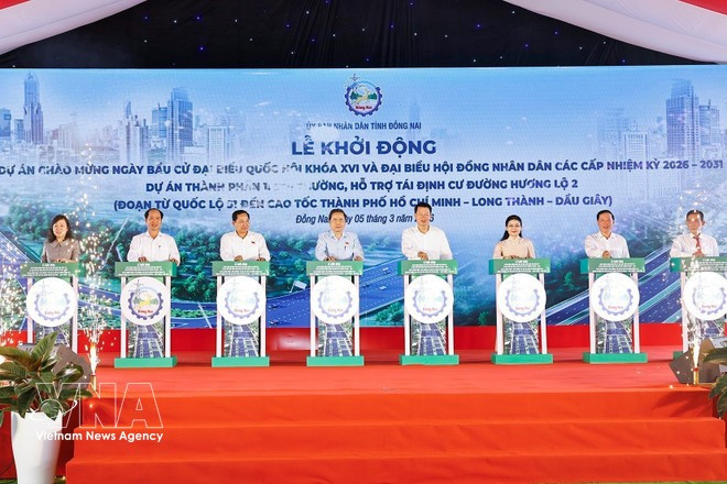 National Assembly Chairman Tran Thanh Man attends the launch ceremony for the Huong Lo 2 Road project in Dong Nai province. (Photo: VNA)