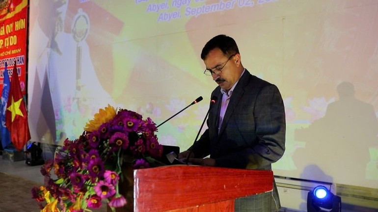 General Ameer Muhammad Umrani, Deputy Commander of the Military Force of the United Nations Peacekeeping Mission in Abyei, delivers remarks at the ceremony. 61ceea17da0b5155081a-9637.jpg
