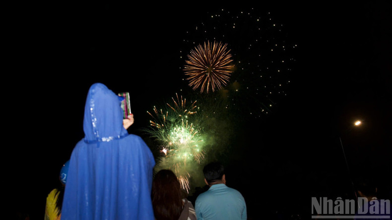 Citizens in Vung Tau ward captured the fireworks display celebrating National Day September 2. 14.jpg