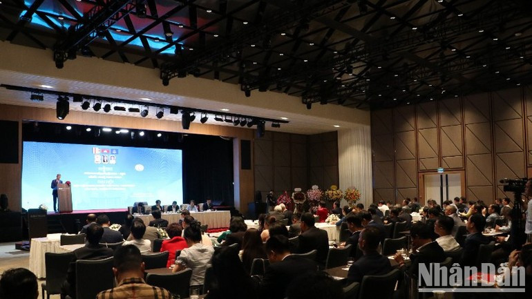 Delegates listen to the remarks of Ambassador Nguyen Minh Vu. (Photo: Huy Vu) ndo-br-img-5338-8878.jpg