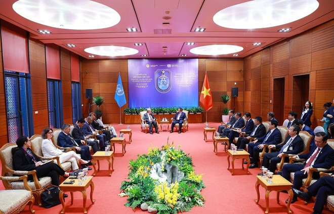 The meeting between Prime Minister Pham Minh Chinh and UN Secretary-General Antonio Guterres in Ha Noi on October 25 (Photo: VNA) pham-minh-chinh-2.jpg