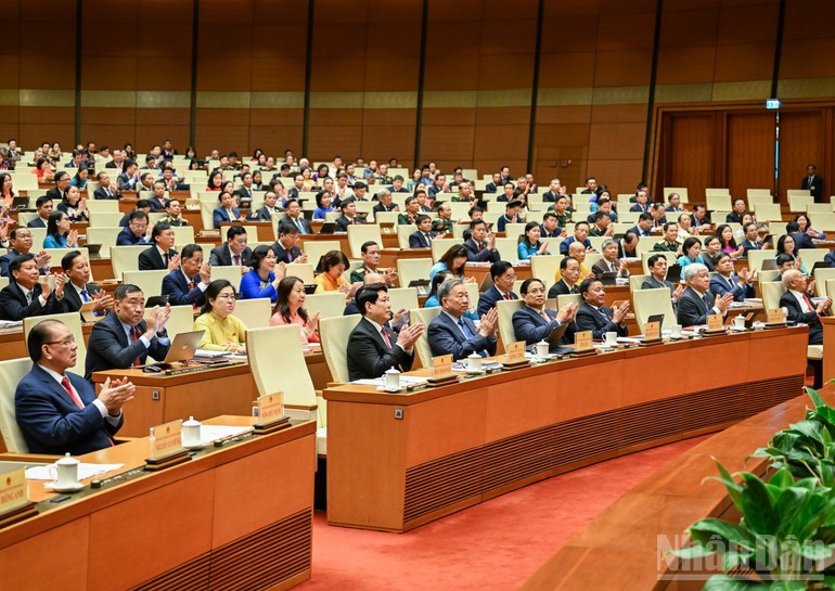 National Assembly delegates attending the meeting. (Photo: Thuy Nguyen) bnd-1352.jpg