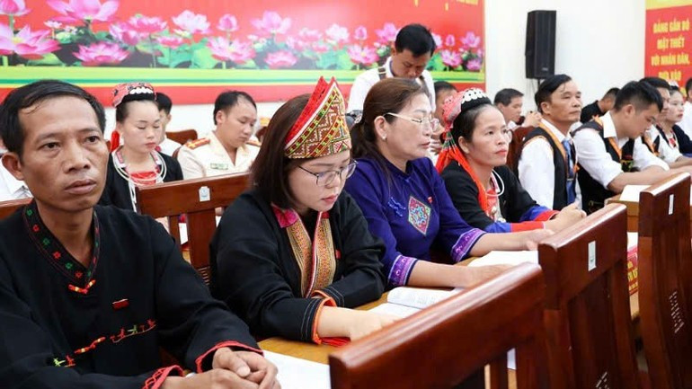 Delegates attending the first Congress of the Party Committee of Quang La Commune, term 2025–2030. quang-la-4.jpg