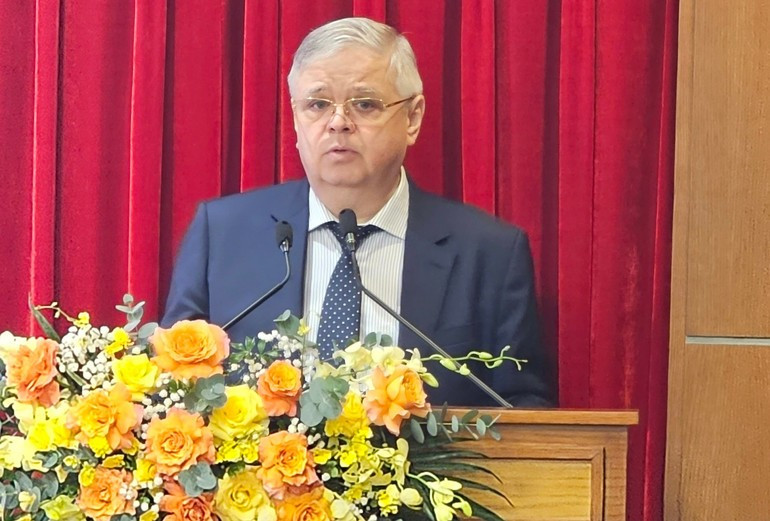 Kharinov Viacheslav speaking at the ceremony. (Photo: Dang Hieu) 4-679.jpg