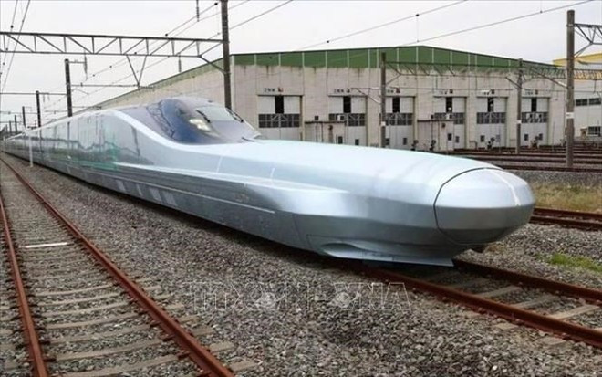 Japan blazes the trail with its pioneering Shinkansen line in 1964. (Photo: Japan RailPass/VNA) Japan blazes the trail with its pioneering Shinkansen line in 1964. (Photo: Japan RailPass/VNA)