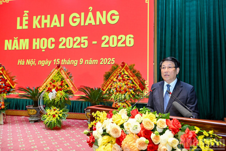 State President Luong Cuong delivers a speech at the opening ceremony.