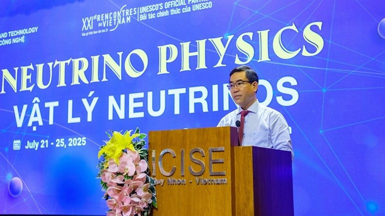 Nguyen Huu Ha, Deputy Director of the Gia Lai Department of Science and Technology, speaks at the conference. ts.jpg