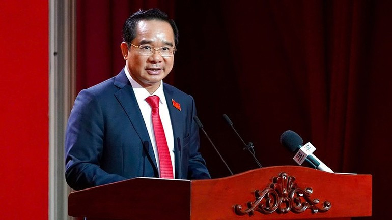 Nguyen Van Duoc, Deputy Secretary of the City Party Committee and Chairman of the Ho Chi Minh City People’s Committee, announces the Congress Resolution. z7118064259262-e43a1f01569aaafa329674e065005323.jpg