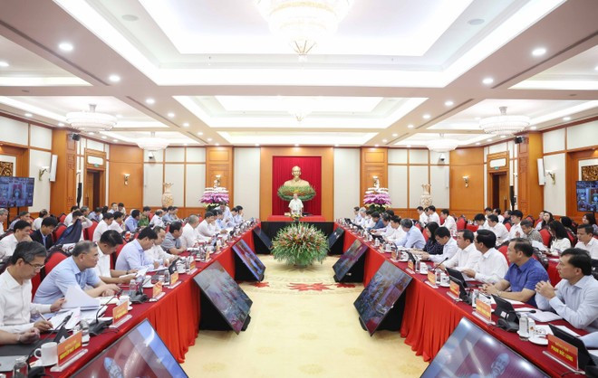 Party General Secretary To Lam chairs the meeting on October 15 (Photo: VNA) Party General Secretary To Lam chairs the meeting on October 15 (Photo: VNA)
