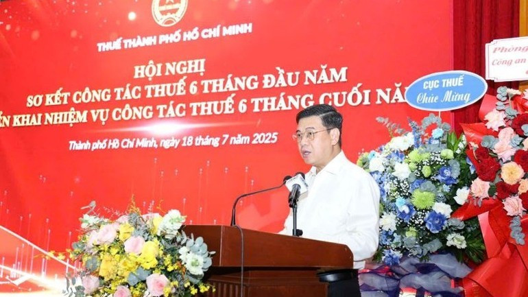 Vice Chairman of the Ho Chi Minh City People’s Committee Nguyen Van Dung speaks. h1-thue-ong-dung.jpg