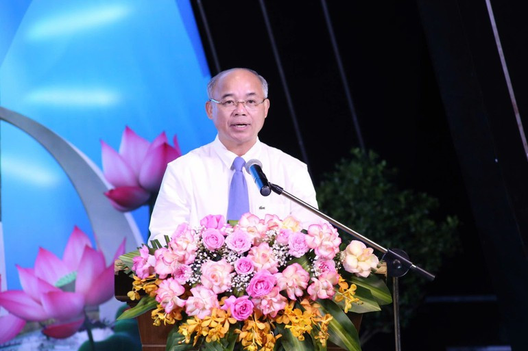 Vice Chairman of the Dak Lak Provincial People's Committee Truong Cong Thai welcomed the delegates to the Opening Ceremony. (Photo: State Committee for Overseas Vietnamese) z6812754223947-39fdd7806f001bac4be2d130bd9ee1b0.jpg