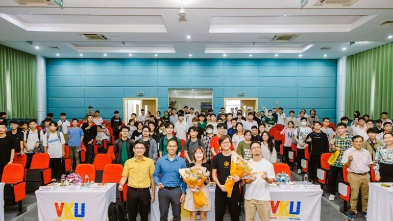 Binance Academy’s project on disseminating blockchain knowledge at the Viet Nam - Korea University of Information and Communication Technology (VKU), Da Nang. 2-binance-sang-kien-blockchain-for-vienam-7655-5168.jpg