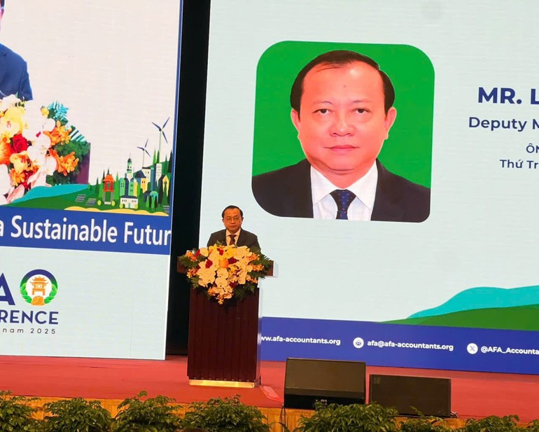 Deputy Minister of Finance Le Tan Can affirmed that the accounting–auditing profession is a field that helps shape the future. 2decb119eeaf63f13abe3.jpg