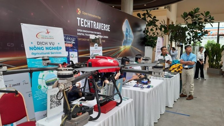 Microchip design is the core technology for emerging industries. (In the photo: display showing an unmanned aerial vehicle). vimach-3.jpg