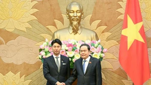 National Assembly Chairman Tran Thanh Man and Director of the Youth Division of Japan’s Liberal Democratic Party (LDP) Nakasone Yasutaka. (Photo: Duy Linh) 