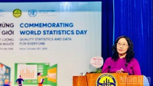 NSO Director Nguyen Thi Huong speaks at the event.