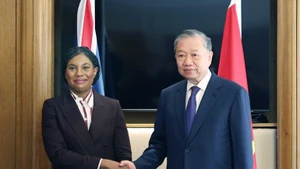 General Secretary of the Communist Party of Viet Nam (CPV) Central Committee To Lam meets with leader of the Conservative Party of the UK Kemi Badenoch in London on October 30. (Photo: VNA)