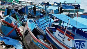 Fishing vessels in Dak Lak Province were severely damaged by Typhoon Kalmaegi.