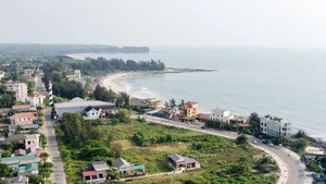 Cua Tung Beach needs investment commensurate with its nickname as the Queen of Viet Nam’s beaches.