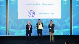 Ha Noi is honoured for its smart public services.