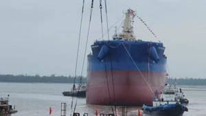 The launch of the 65,000 DWT shipping vessel demonstrates the capacity of SBIC and Nam Trieu.