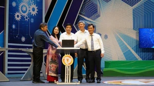 Quang Nam Province launches a programme to step up digital transformation in local administrative agencies. (Photo: Dinh Tang)